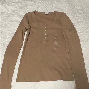 GAP Women's Beige Long Sleeve Tee
